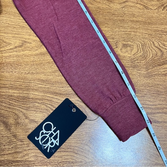 Chaser NWT Crewneck Gold Skull Print Long Sleeve Knit Sweater top Size XS - Picture 10 of 12